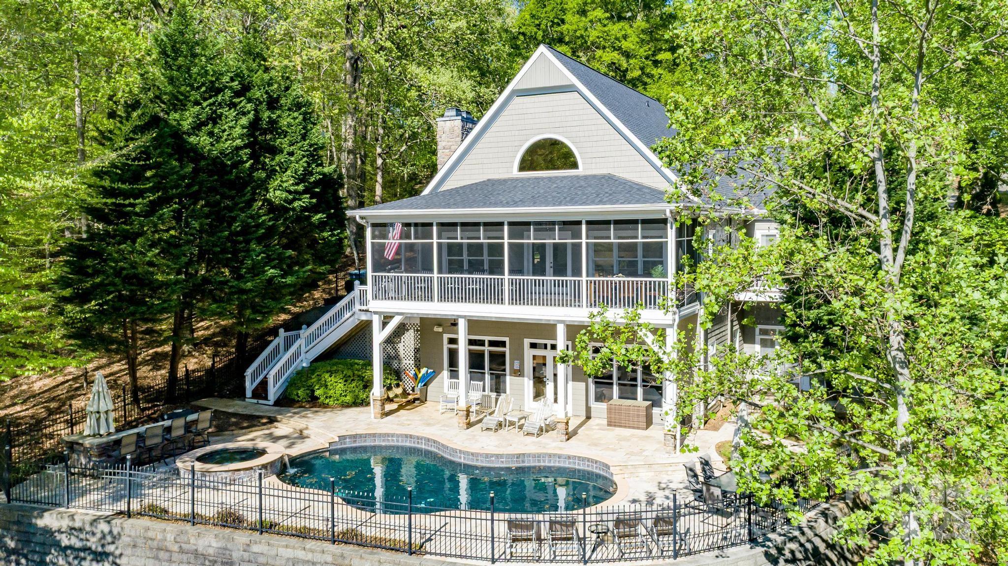 1676 Sherwood Court