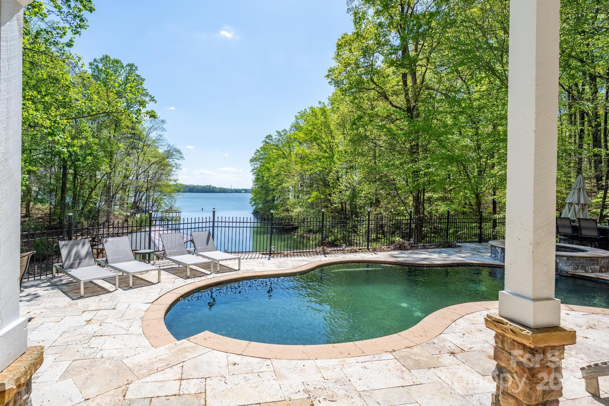 1676 Sherwood Court