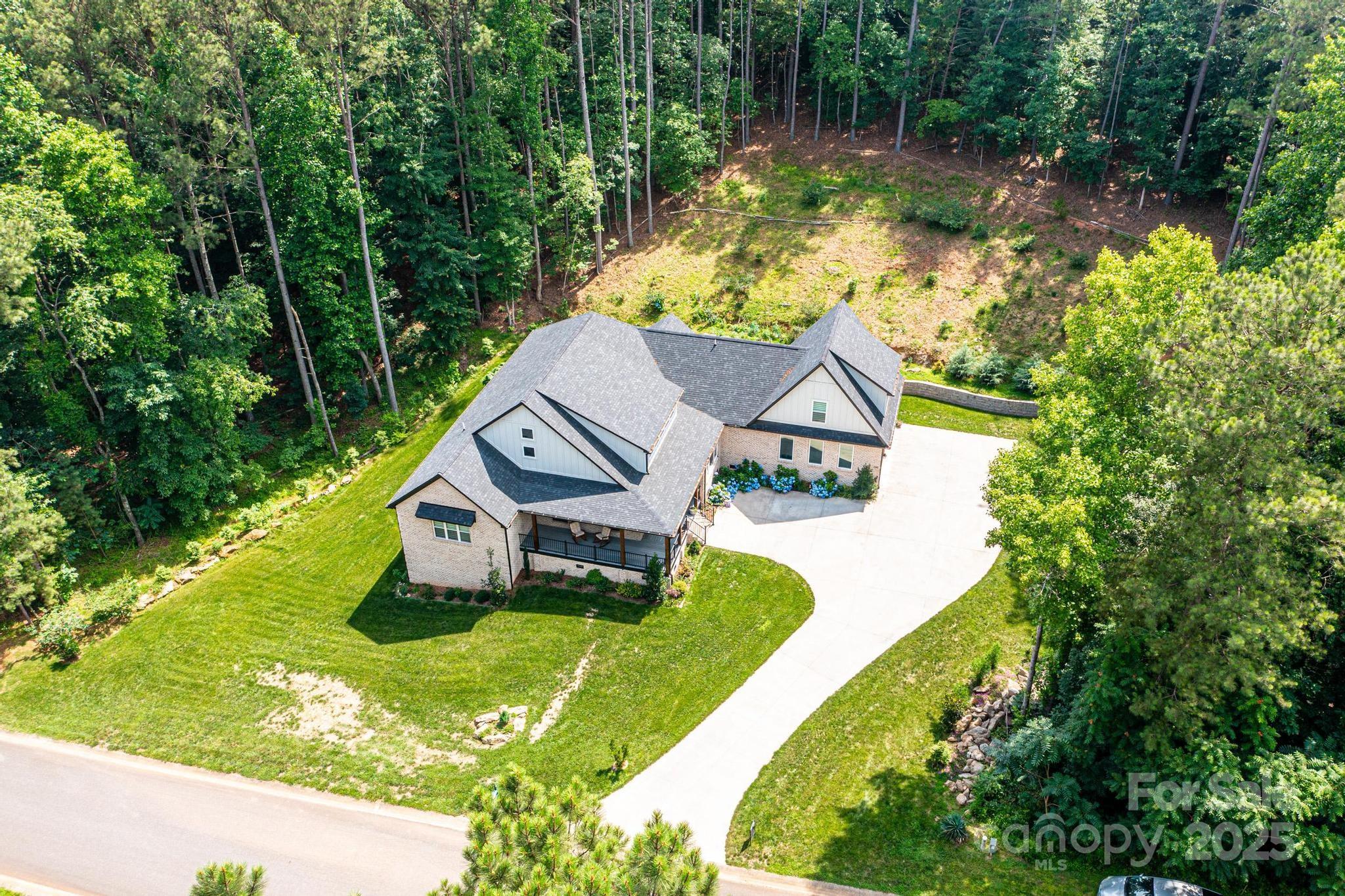 100 White Fawn Circle