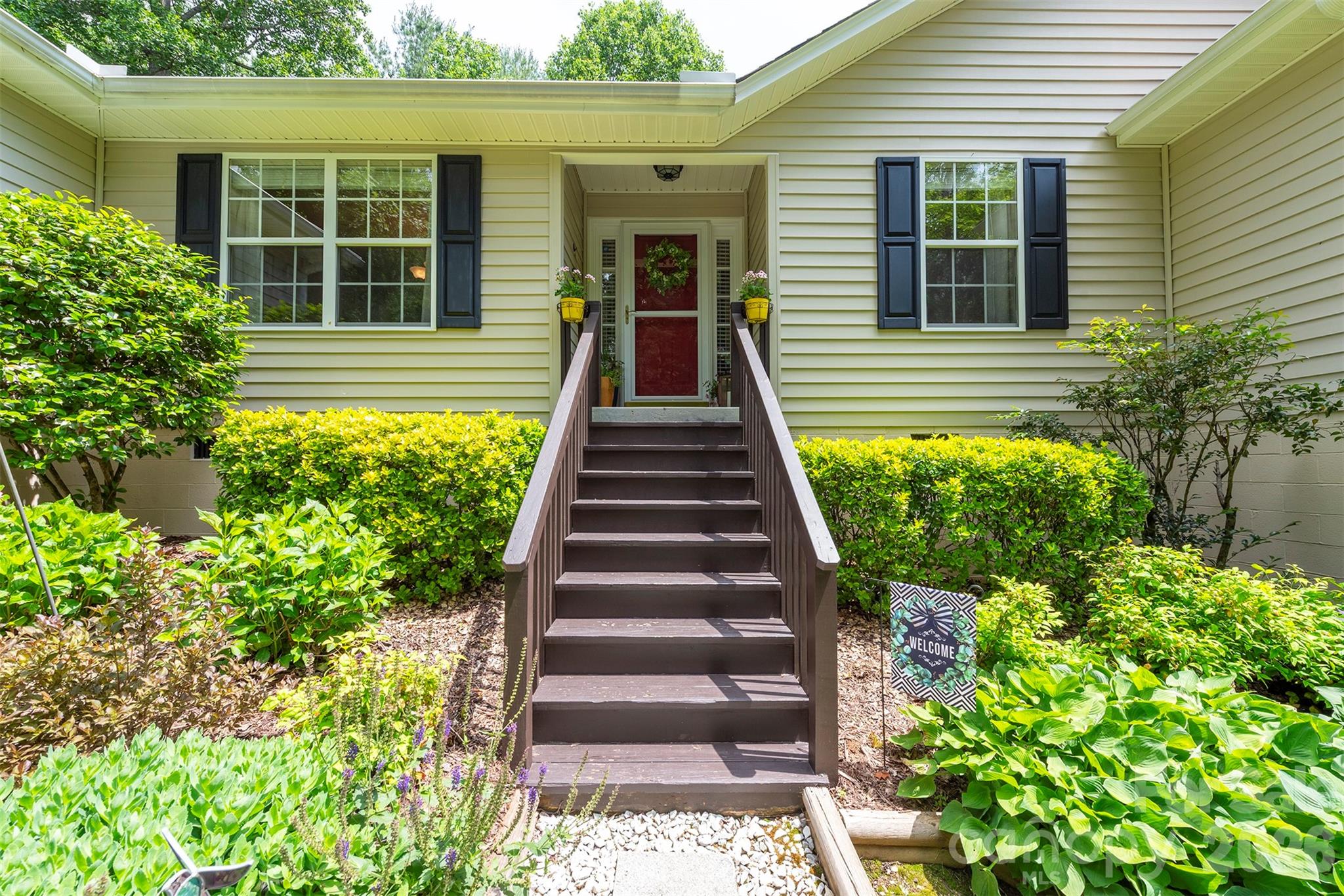 8 Shadowbrook Drive