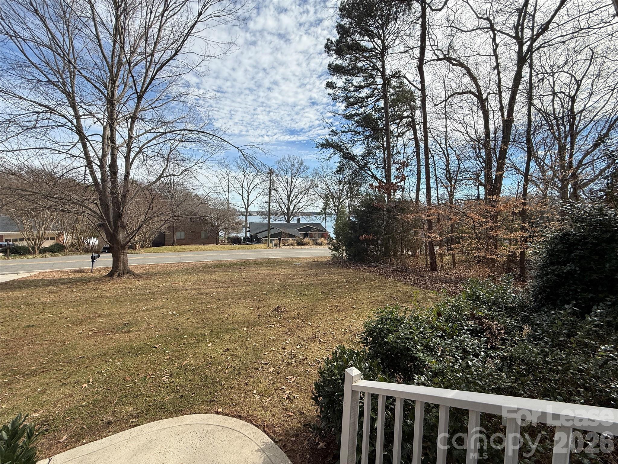 3993 Lake Shore Road S