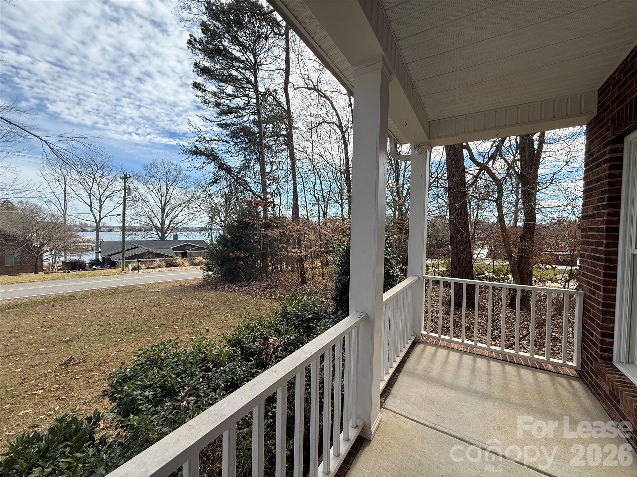 3993 Lake Shore Road S