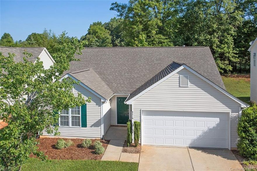 Fantastic house with open floor. Gas Fireplace; wide plank bamboo flooring in all
rooms. Located in a cul-de-sac with private backyard. Elegant master suite with vaulted ceiling and walk-in
closet. 2 cars garage (door opener). Located in a desirable neigborhood with pool, club house, playground and
walking trail. Stainless steel french door refrigerator. Stainless steel dishwasher. Close to Ballantyne, top
restaurants, shopping and I-485. Top rated schools. Ballantyne area.