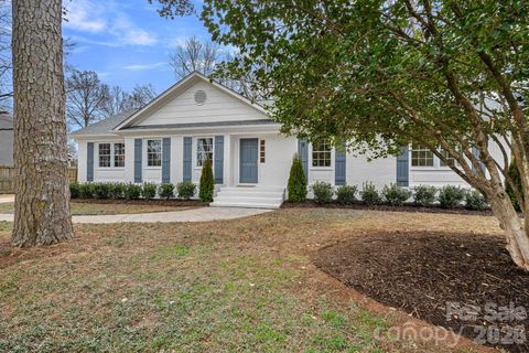 6040 Springhouse Lane Charlotte NC 28211