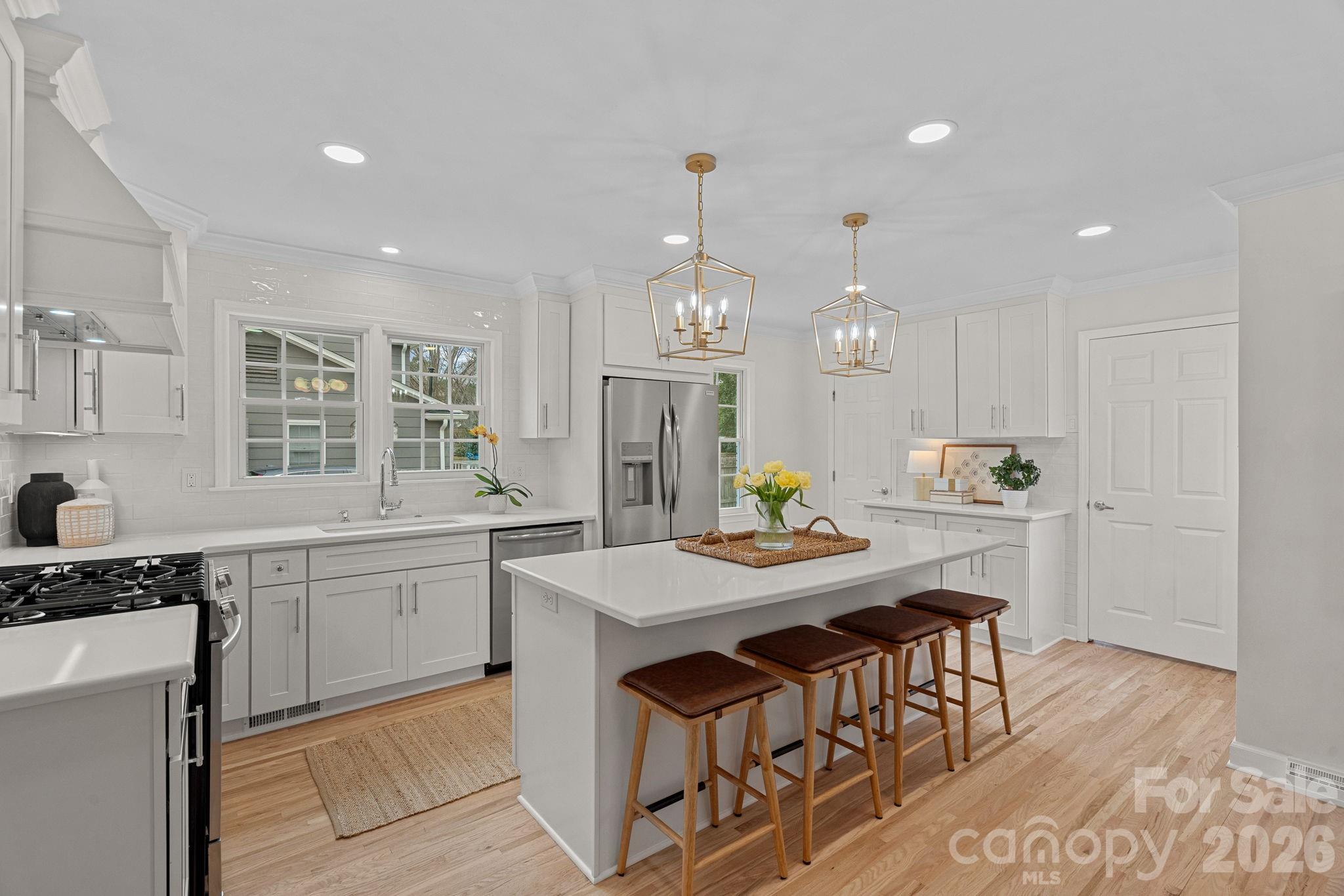 6040 Springhouse Lane