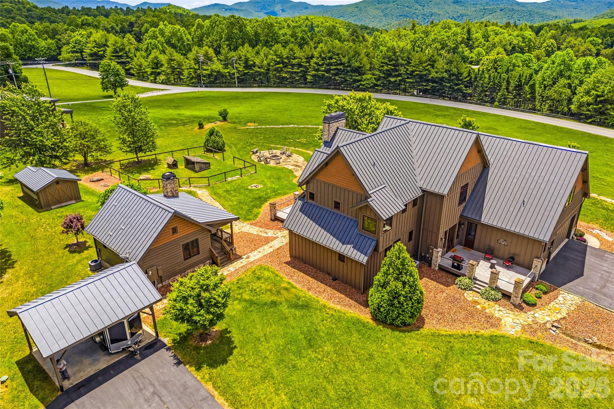 4862 Pinnacle Mountain Road