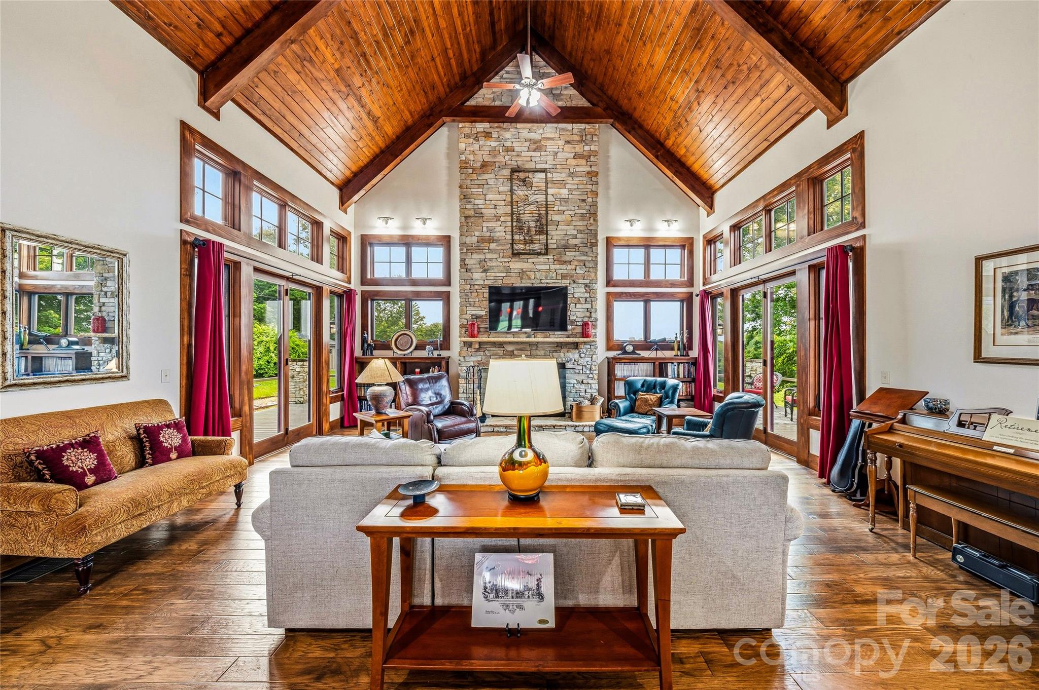 4862 Pinnacle Mountain Road