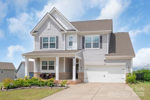Photo of 3013 Whipcord Drive, Waxhaw, NC 28173 (MLS # 4292430)