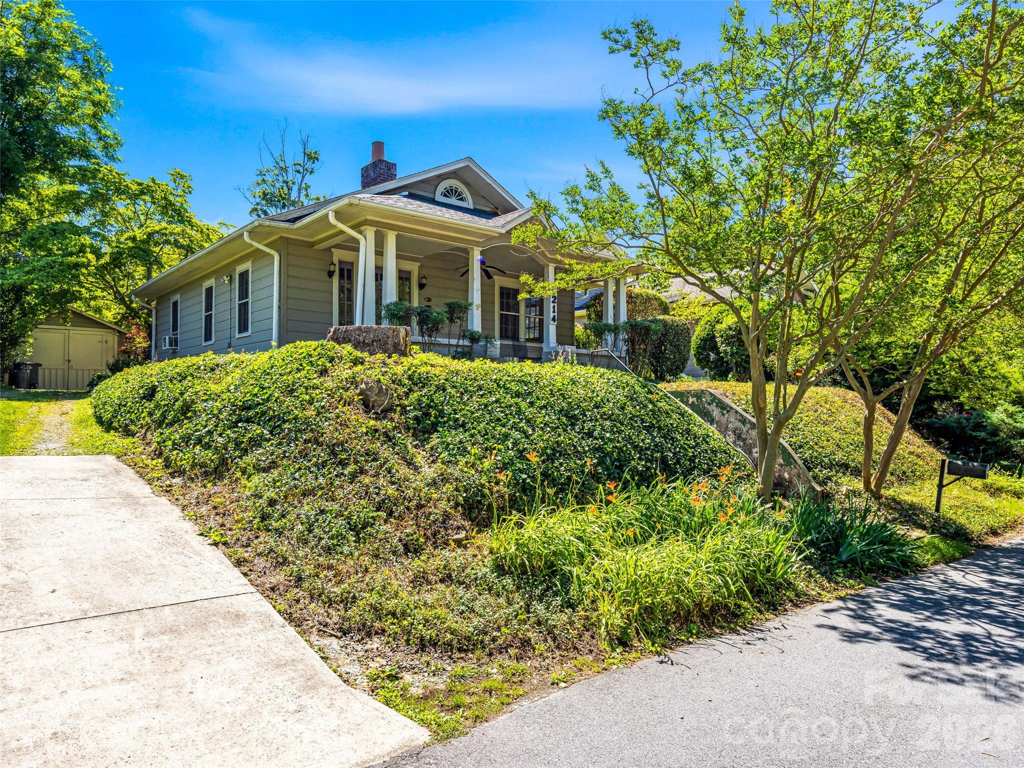 1214 Oakland Street