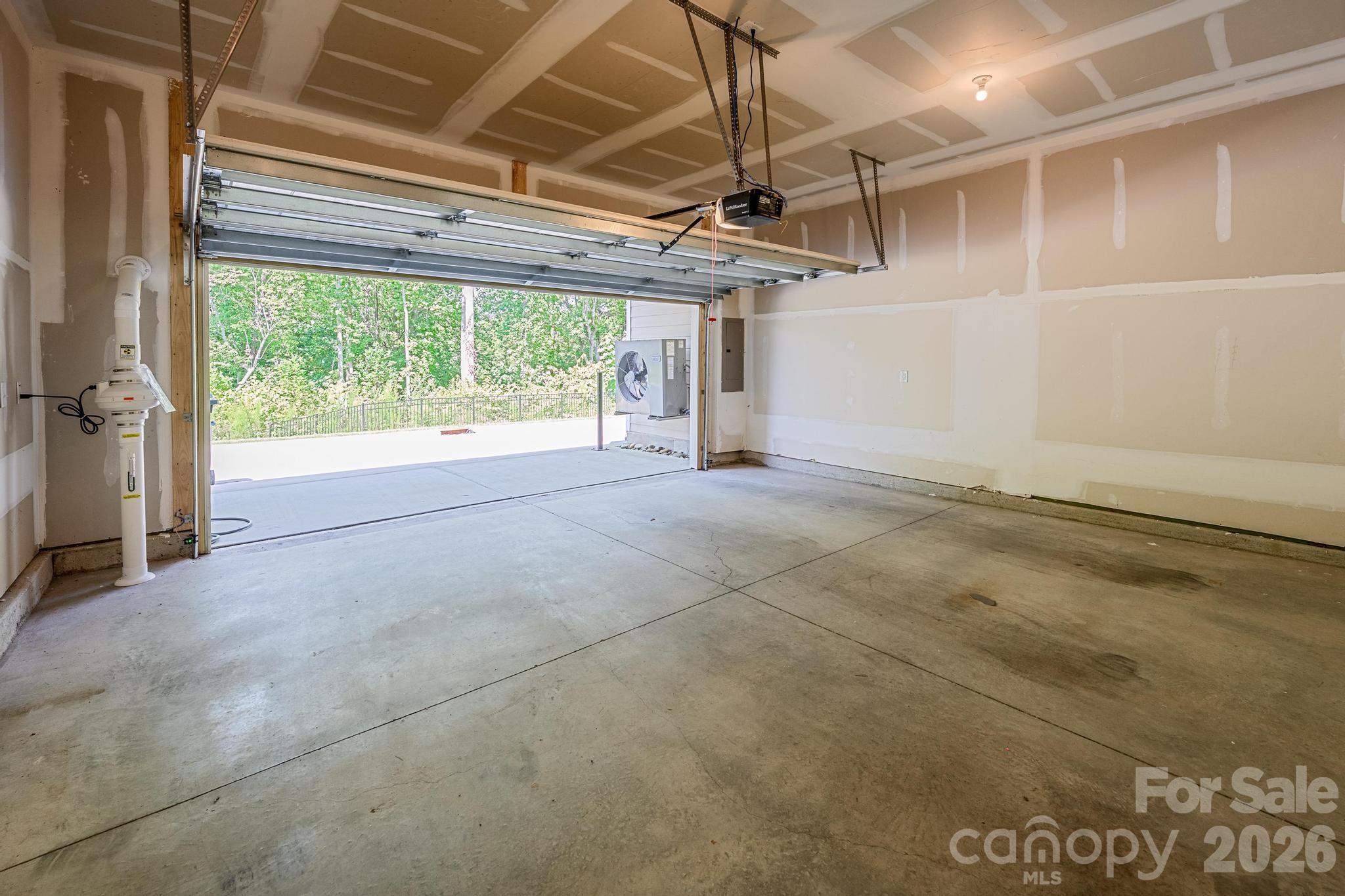 Carriage Club townhomes - Residential