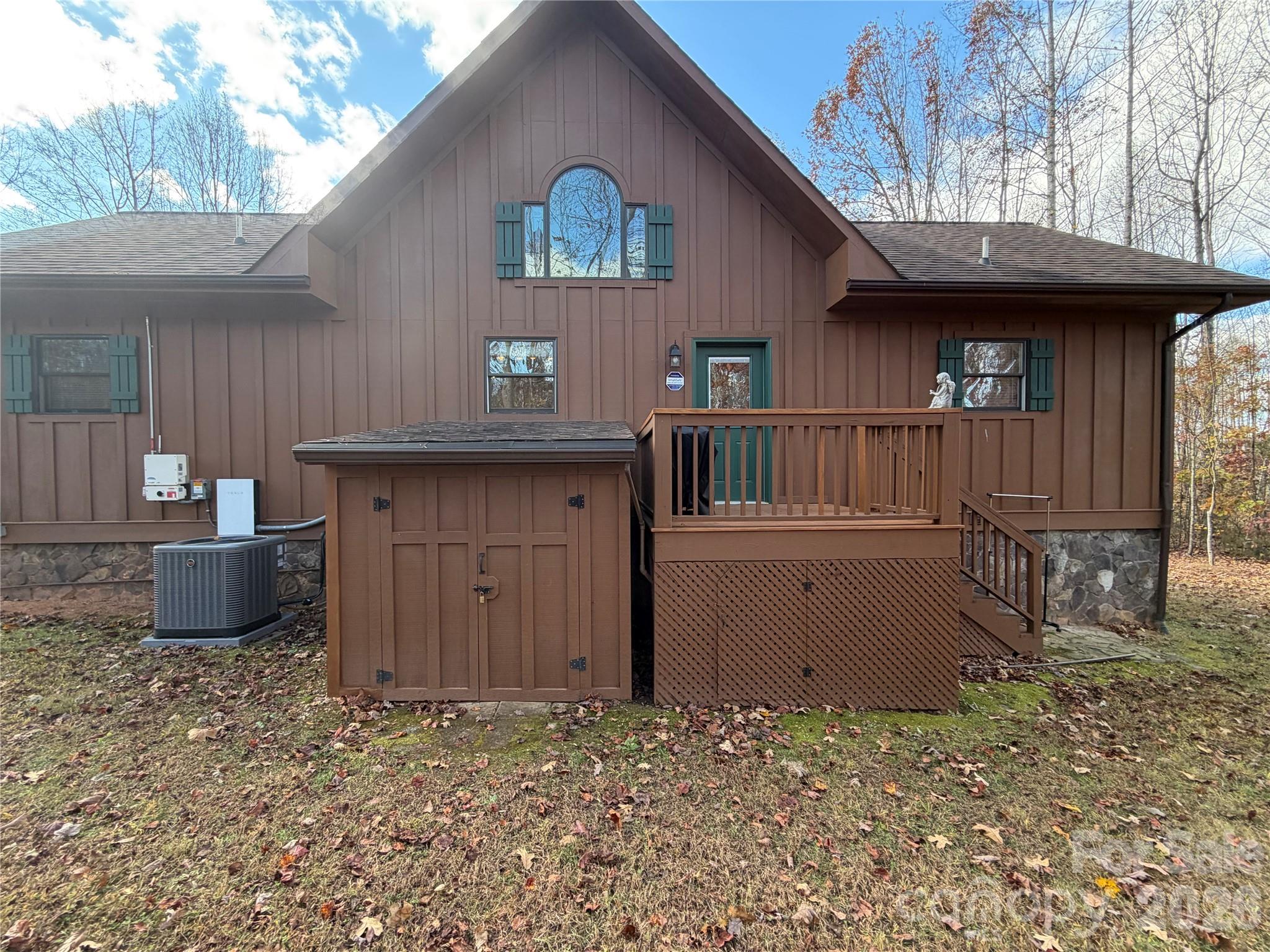 687 W Meadow Parkway