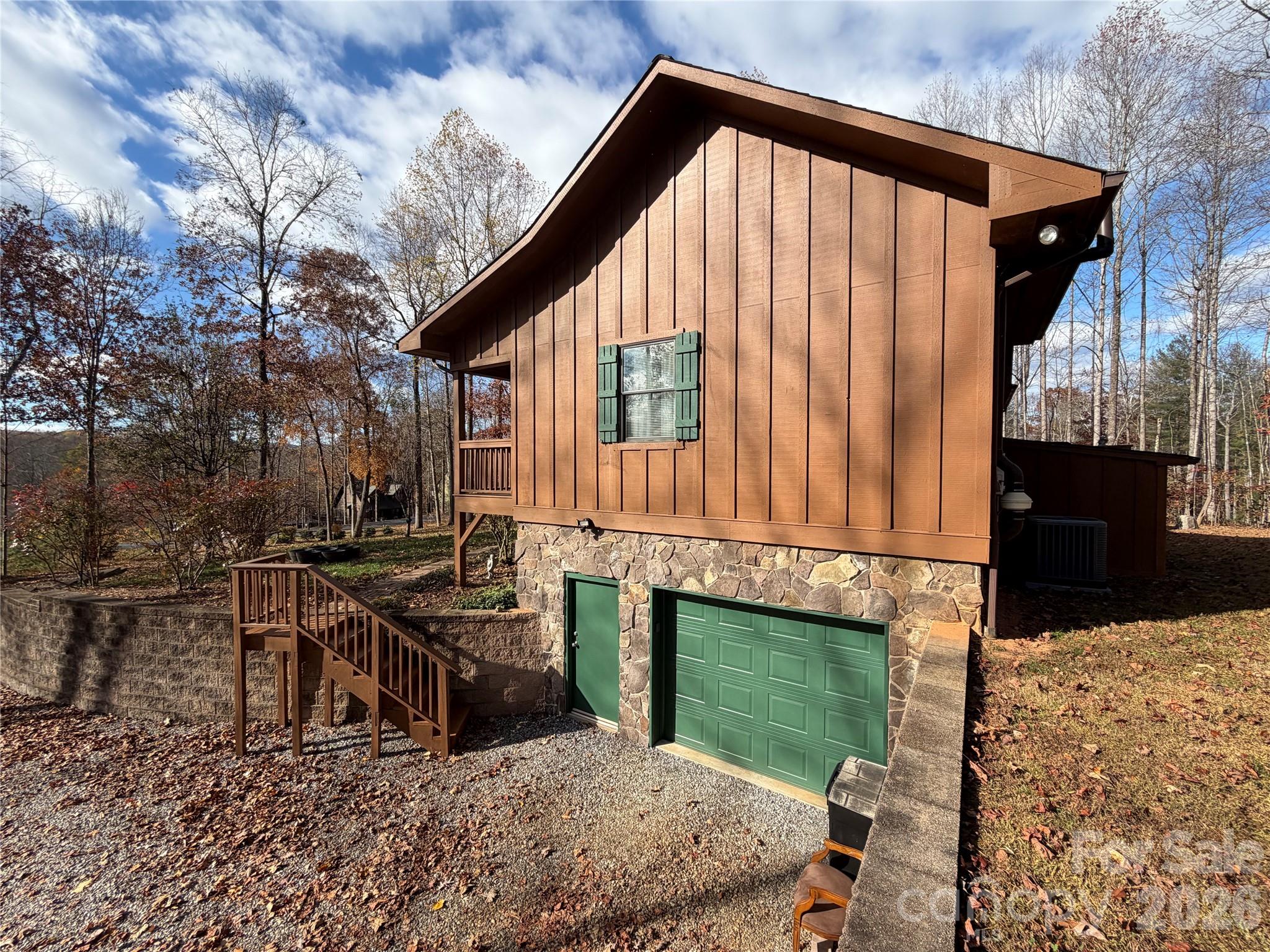 687 W Meadow Parkway