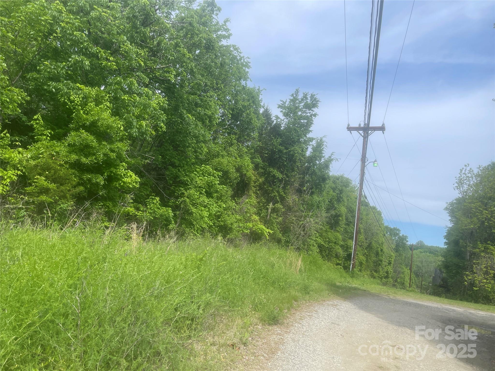 00 Hollywood Drive 14-15