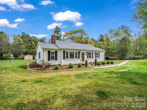 Photo of 416 W Main Street, Mooresboro, NC 28114 (MLS # 4363884)