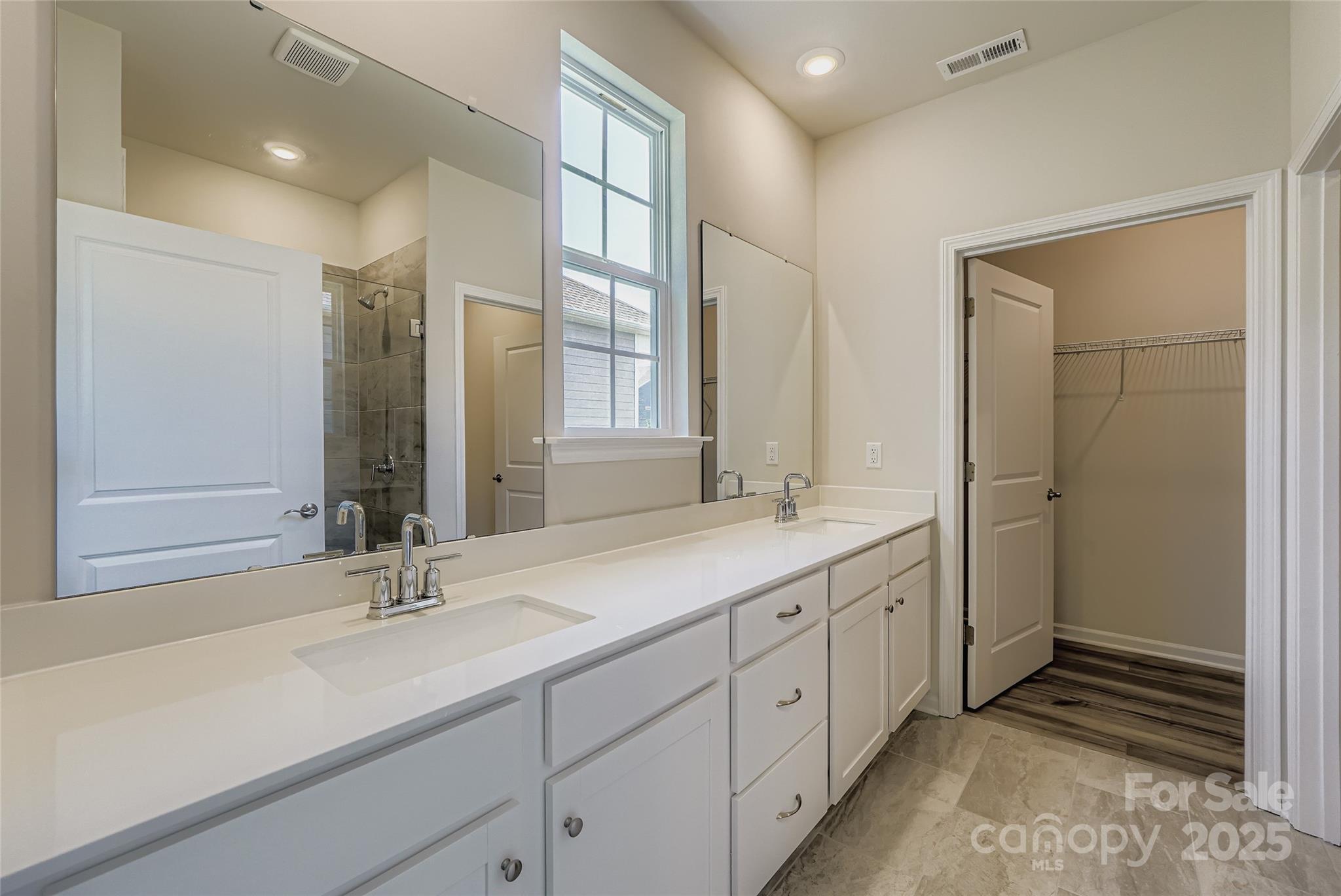 Roselyn - Residential