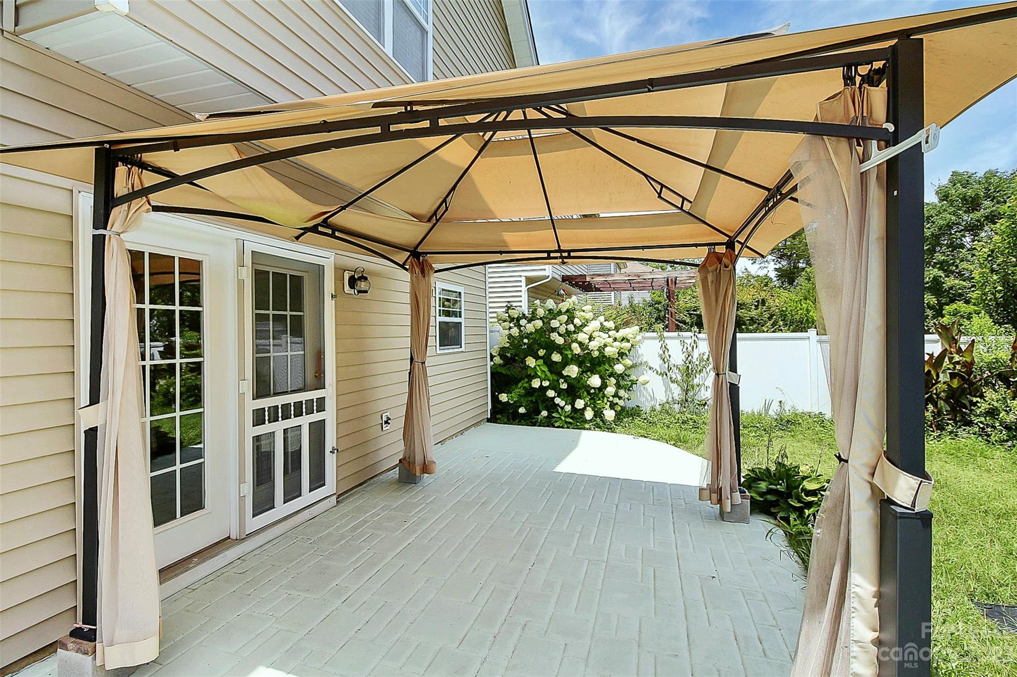 Traditions - Residential Lease