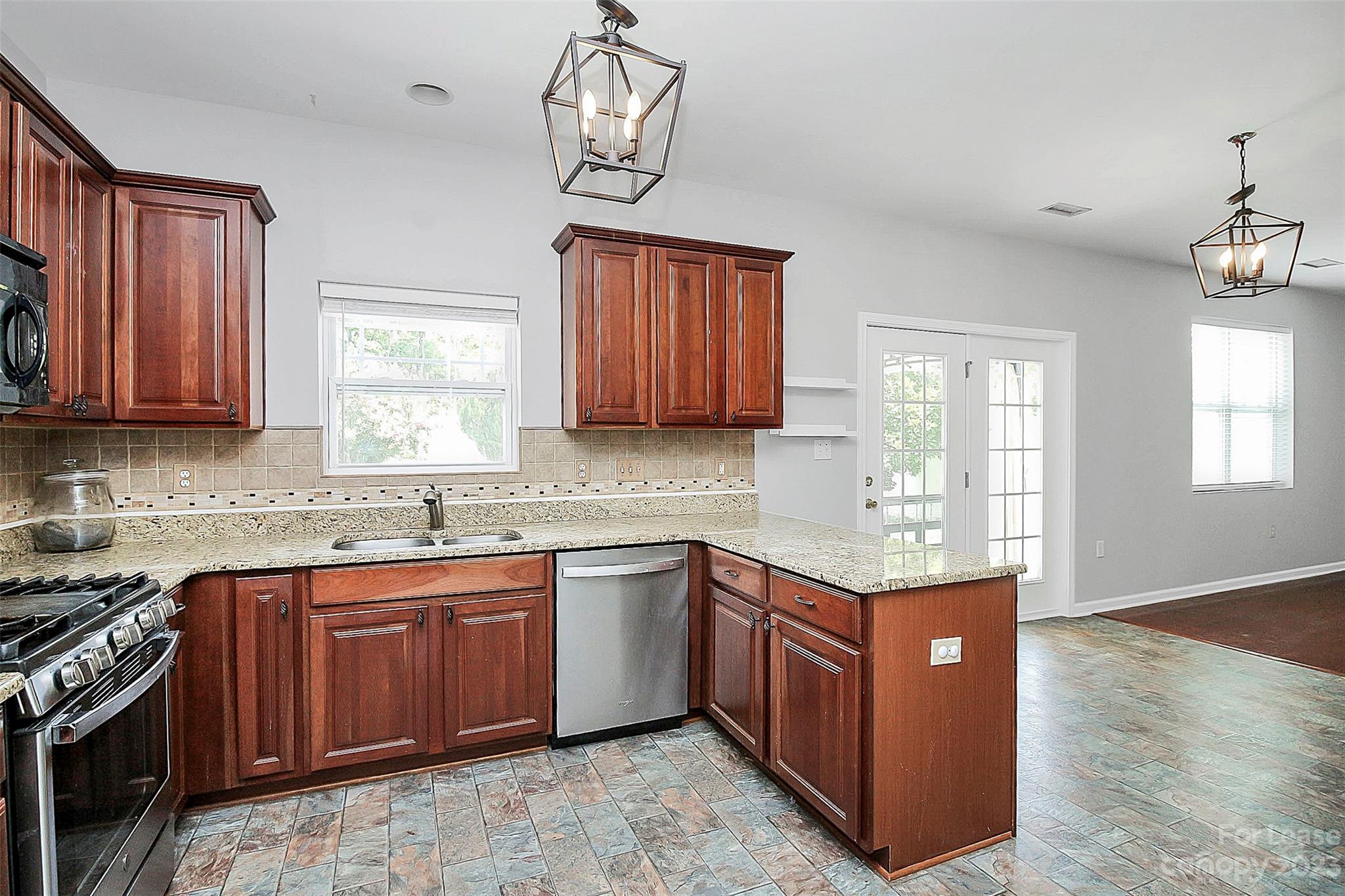 Traditions - Residential Lease