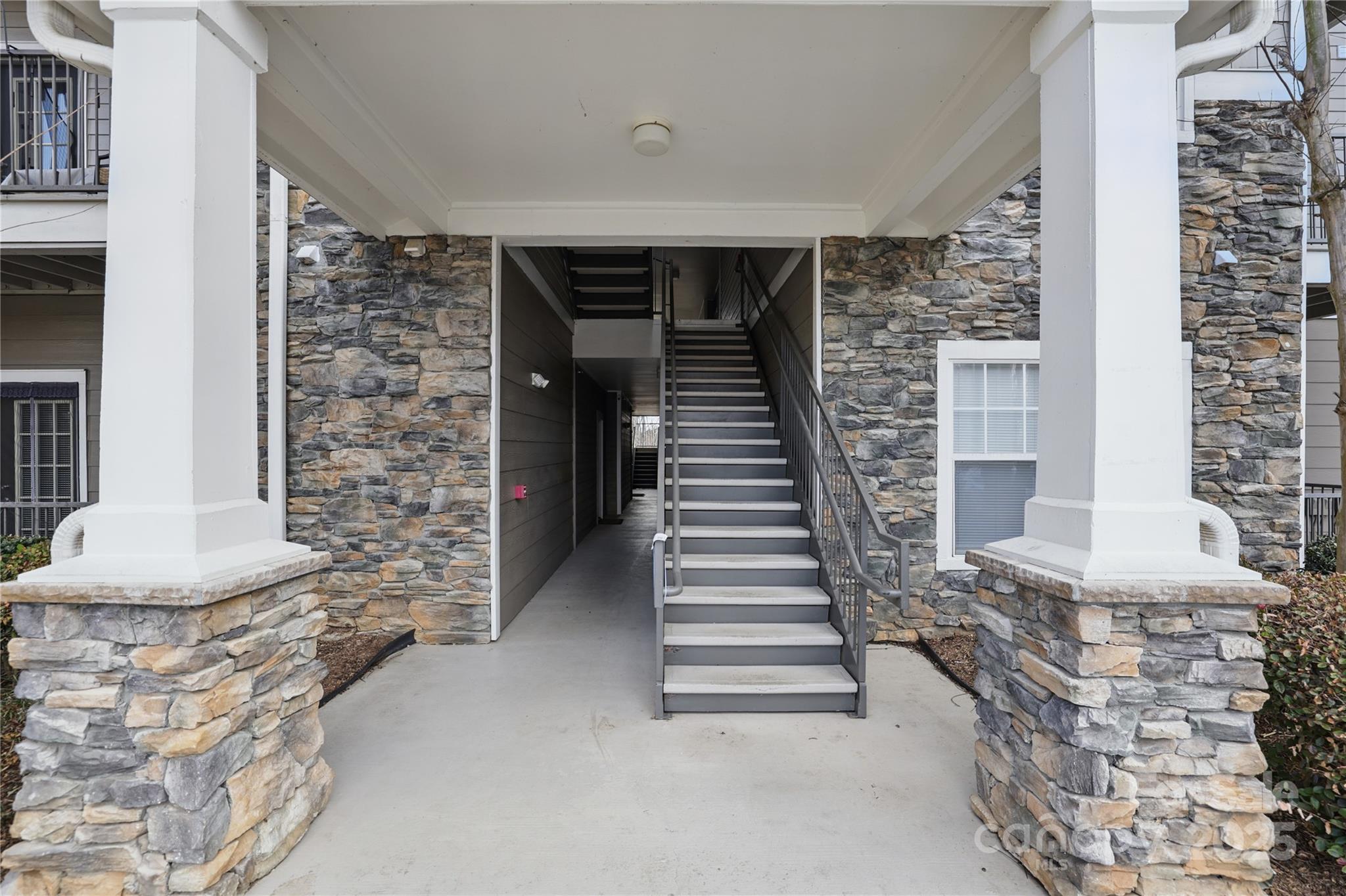 300 VISTA LAKE Drive 207