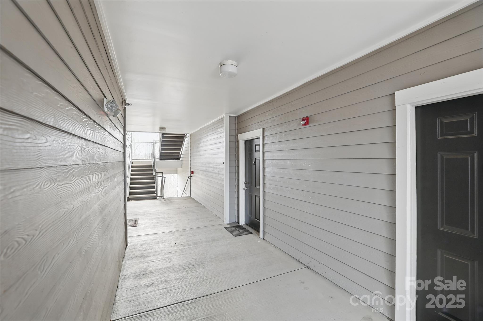 300 VISTA LAKE Drive 207