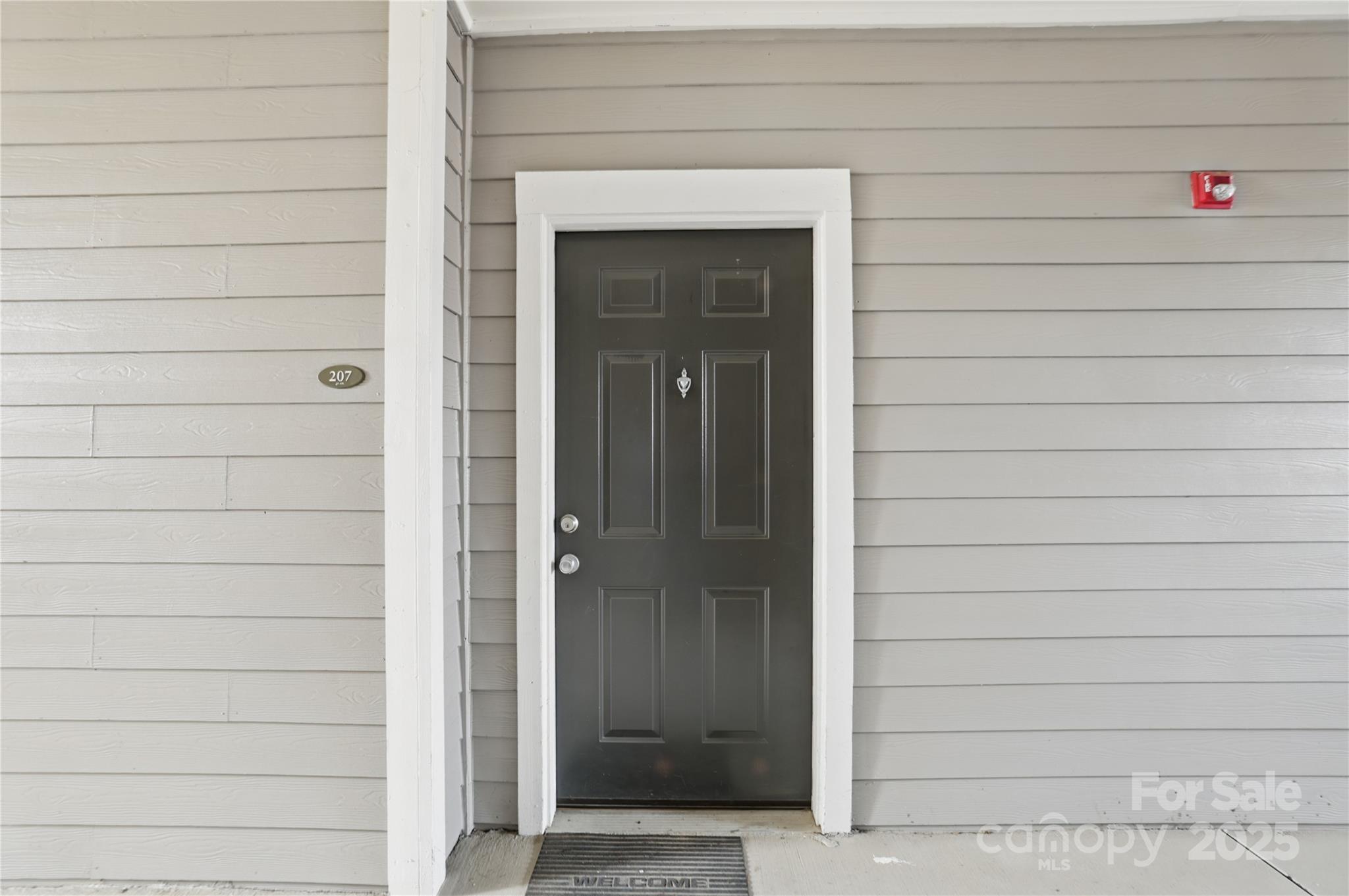 300 VISTA LAKE Drive 207