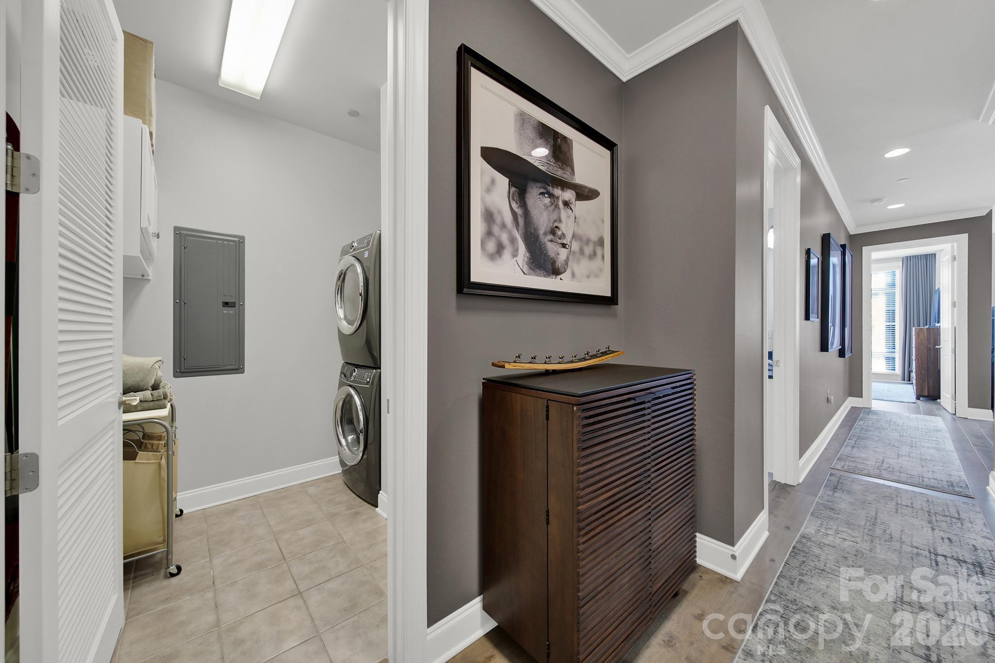 230 S Tryon Street 1004