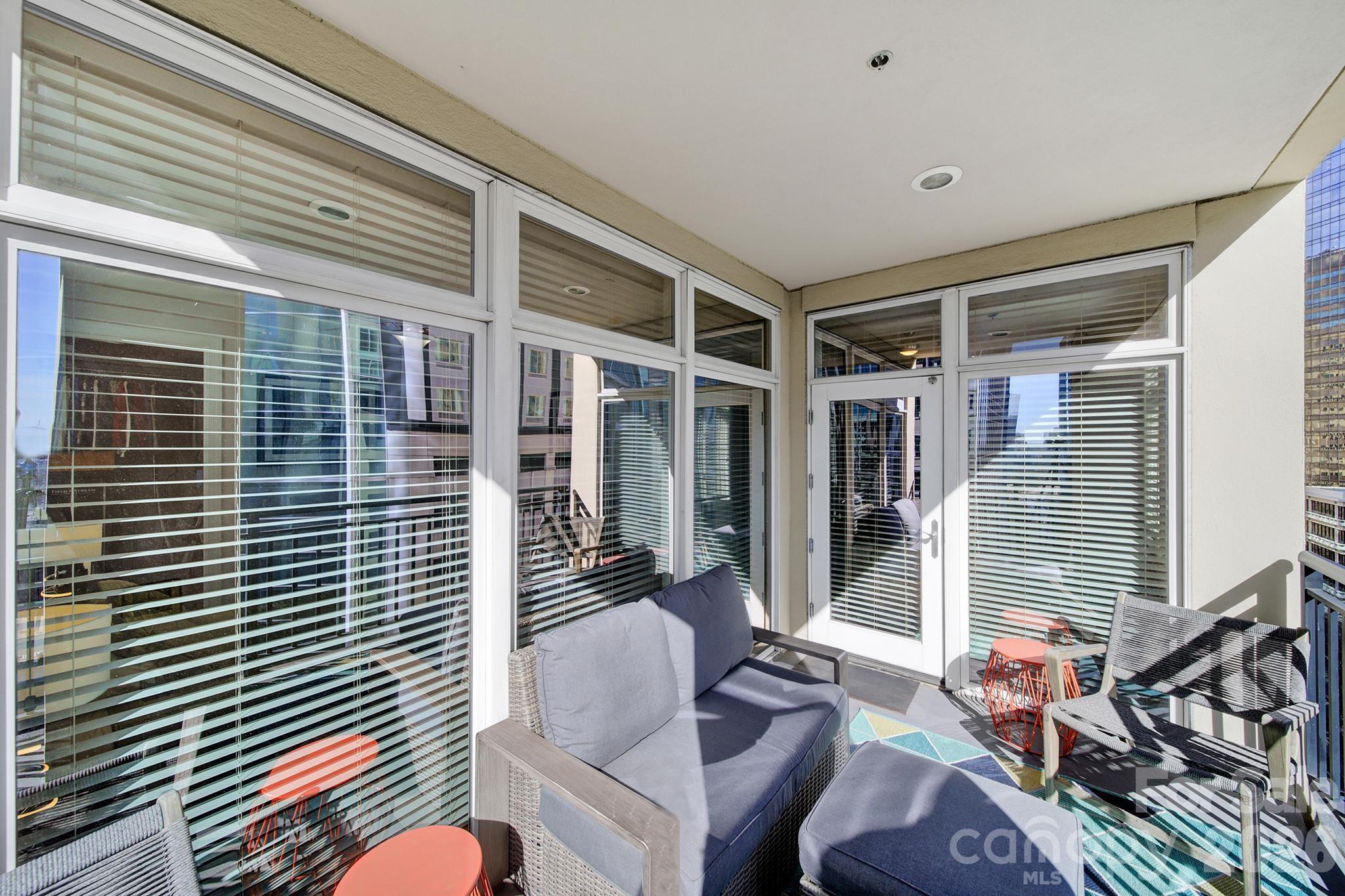 230 S Tryon Street 1004