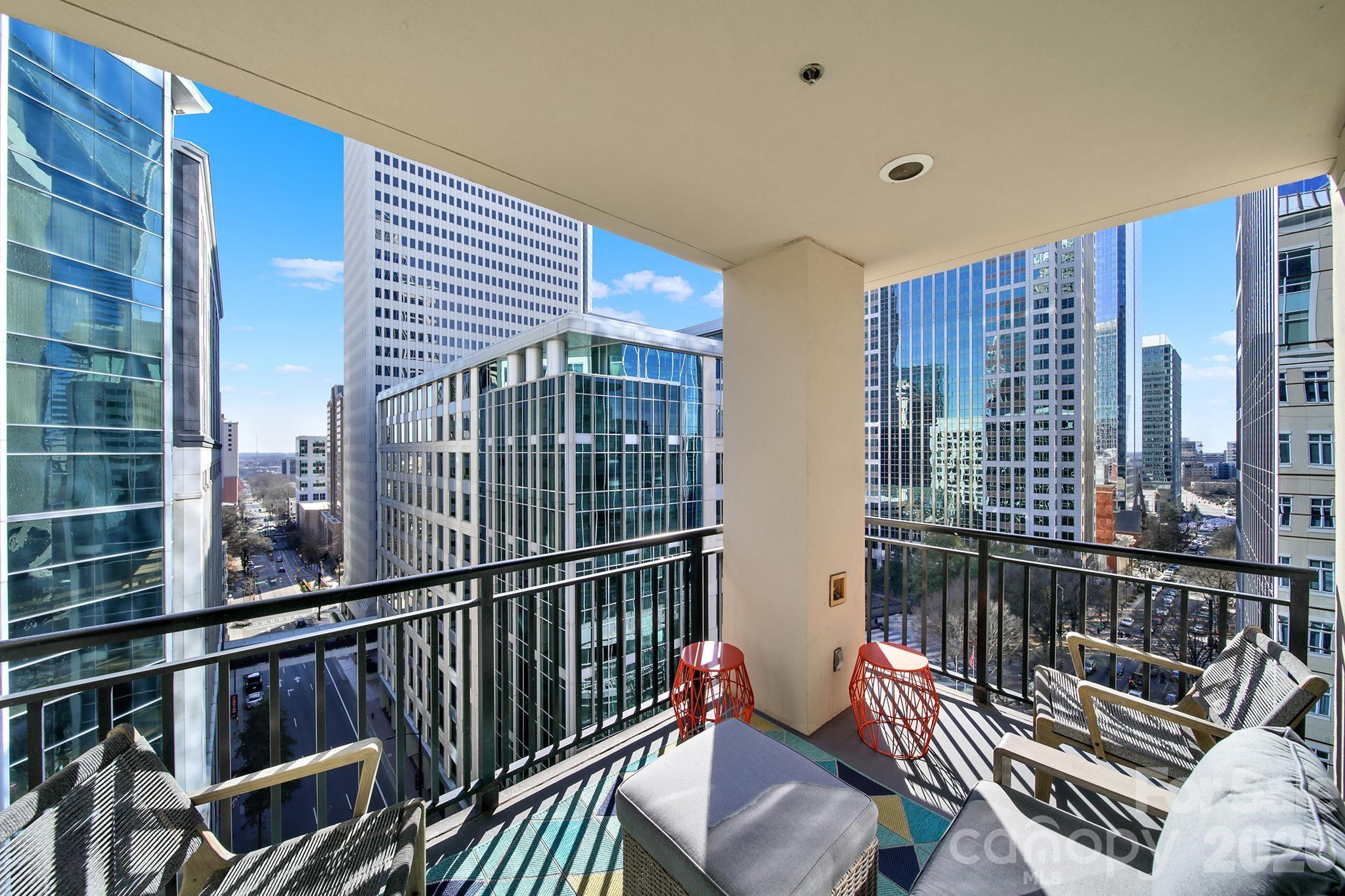 230 S Tryon Street 1004