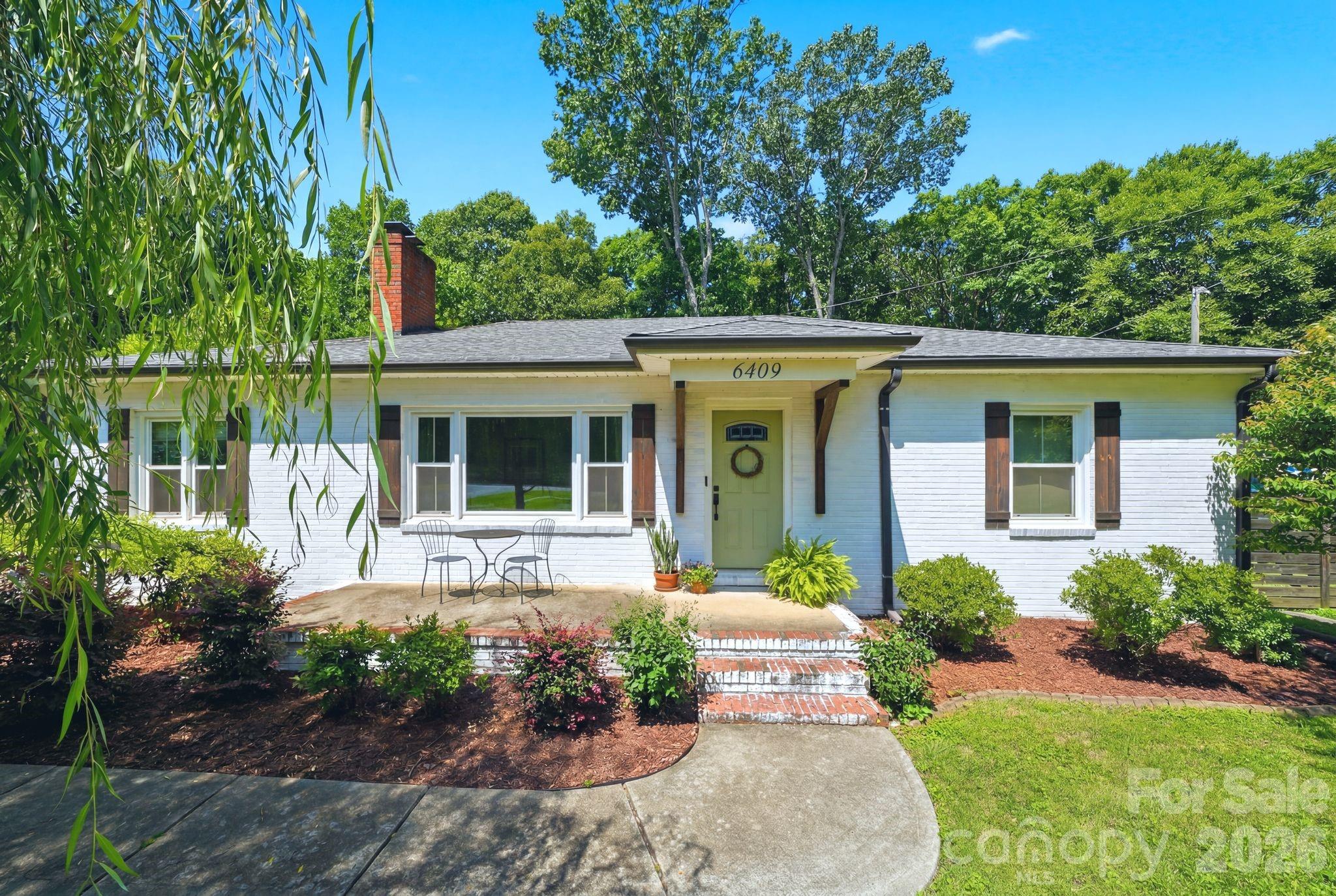 6409 Woodland Circle
