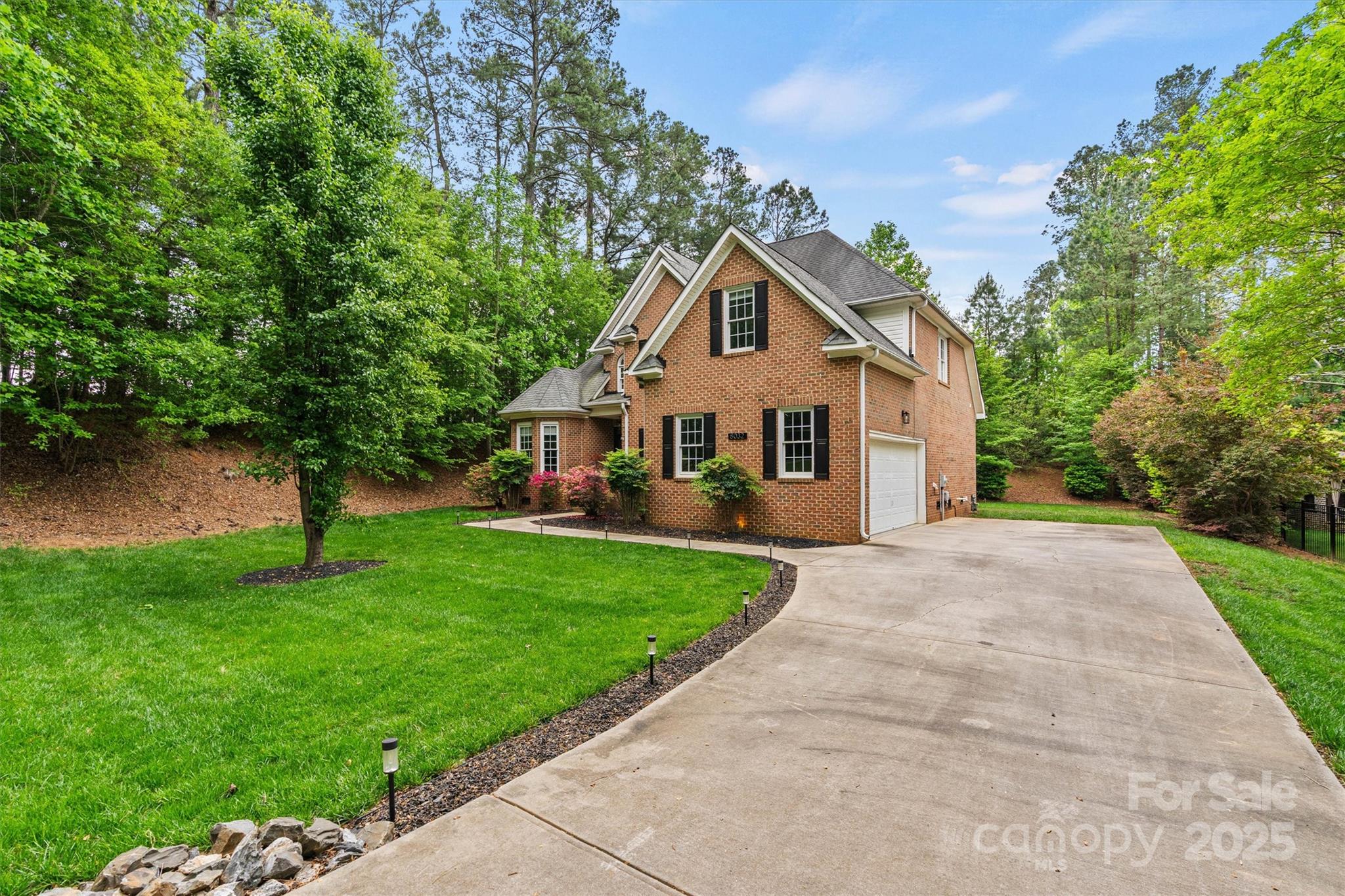8032 Turnberry Lane