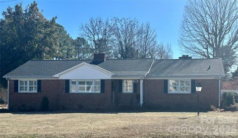 Photo of 313 W Pigg Street, Pageland, SC 29728 (MLS # 4338210)