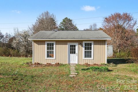Photo of 5647 Putuptoe Place, Norwood, NC 28128 (MLS # 4352586)