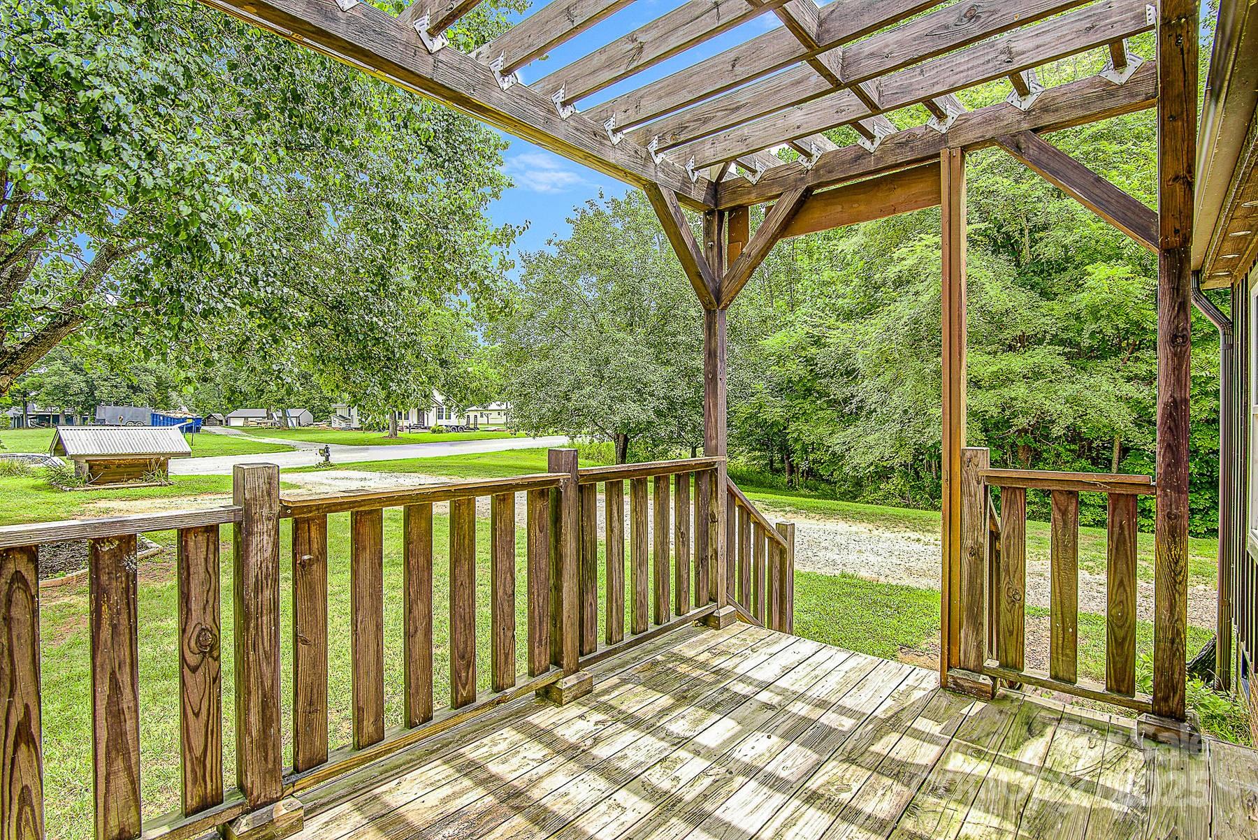 5165 Woodleaf Road