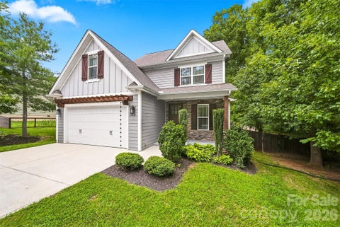 Photo of 5810 Dwayne Starnes Drive, Hickory, NC 28602 (MLS # 4410401)