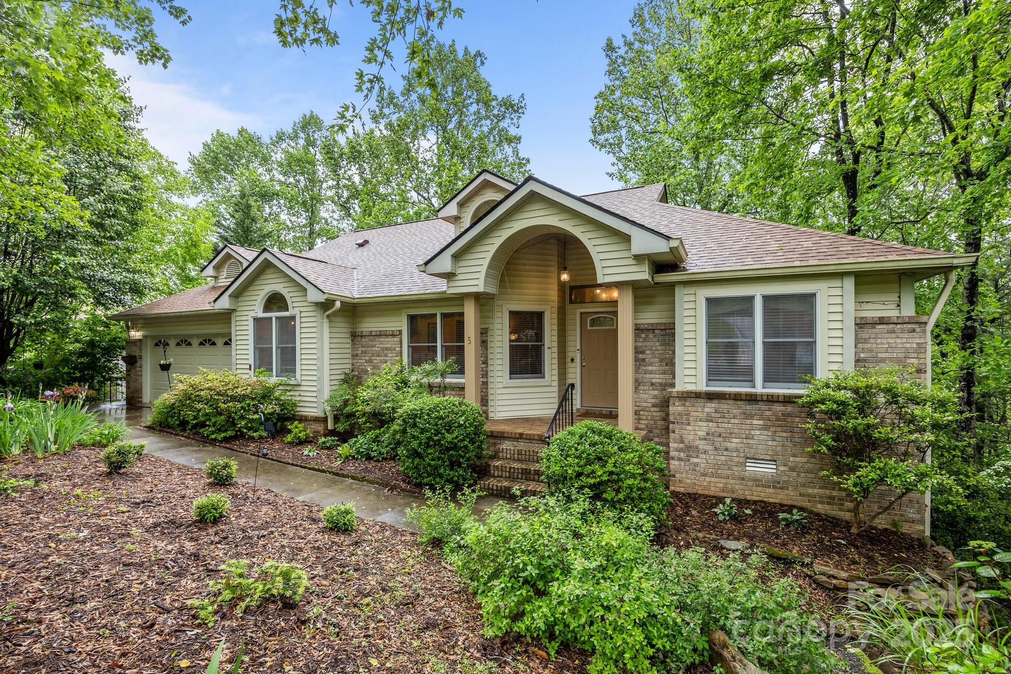 5 Governors Drive