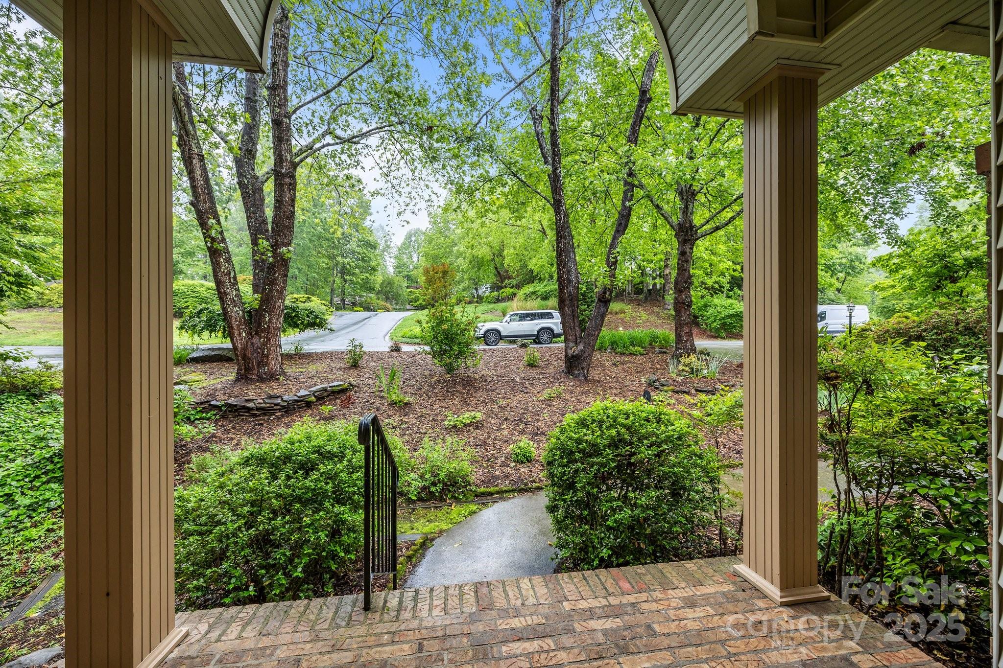 5 Governors Drive