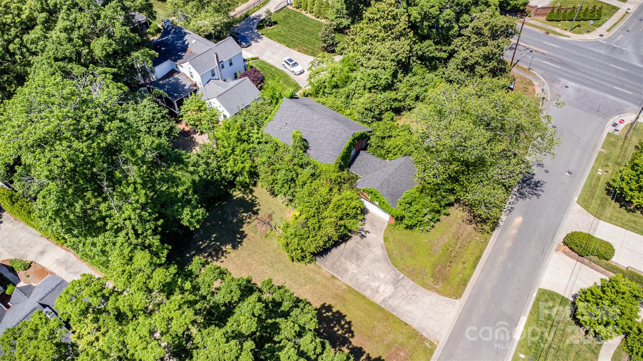 1501 S Wendover Road 1