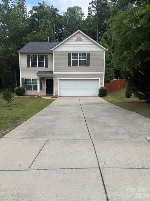 Photo of 9424 Quilting Bee Lane, Charlotte, NC 28216 (MLS # 4393973)