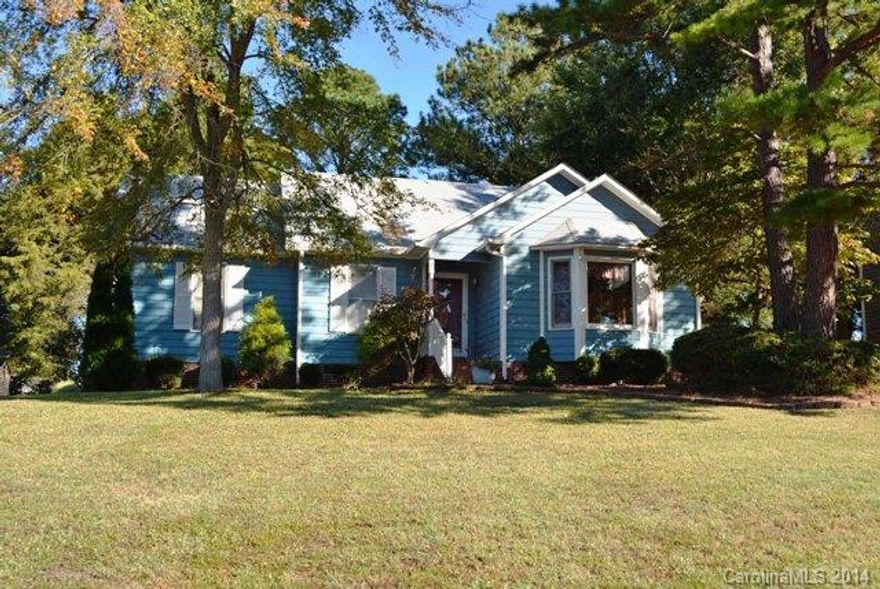 Ranch style home w/3 bedrooms, 2 baths. Great layout with lots of character! Spacious great room with fireplace. Kitchen w/abundance of cabinets, 1 year old stainless appliances, & built in pantry.  Bay window in dining area. Oversized master bedroom, with room for a sitting area, walk in closet, and nice master bathroom.  2nd and 3rd bedrooms are also large.  Wired storage shed in back yard.  All new hardware throughout home. Great location, near I-77, schools, and shopping!