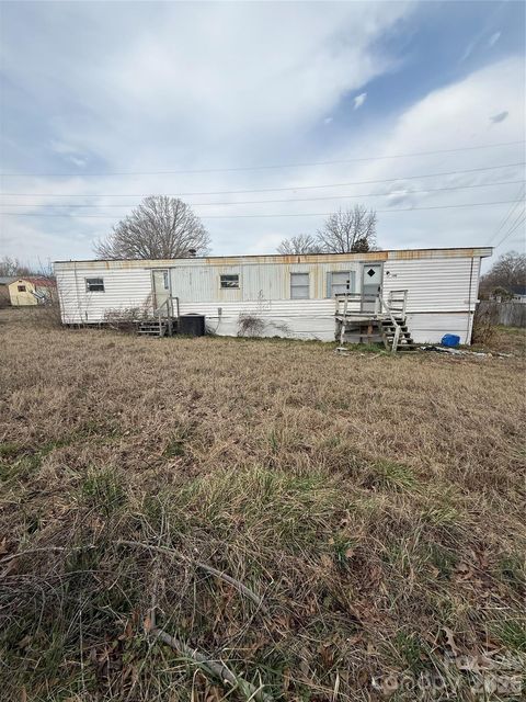 Photo of 100 Stella Street, Clover, SC 29710 (MLS # 4352022)