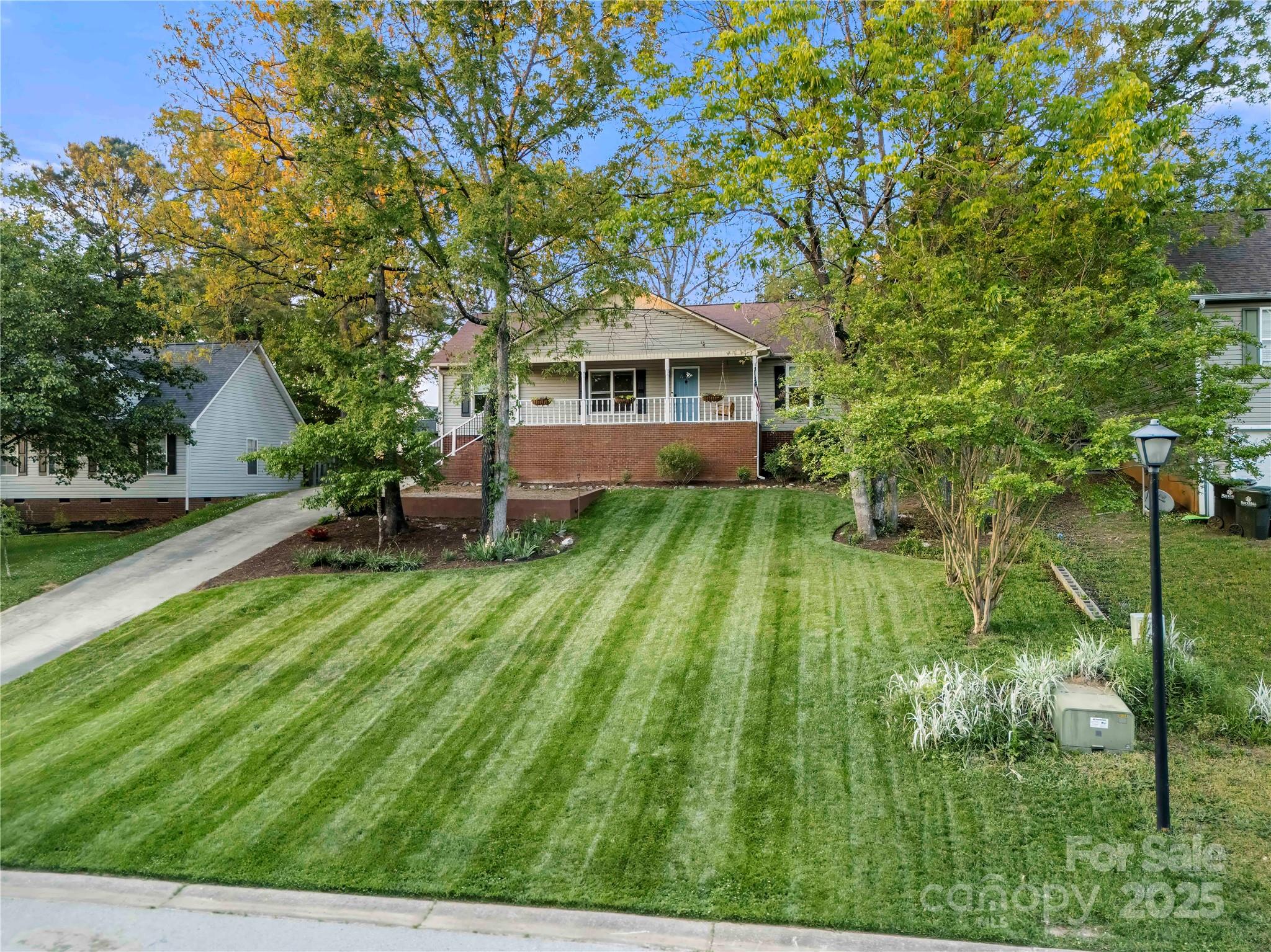 1631 Amanda Lane