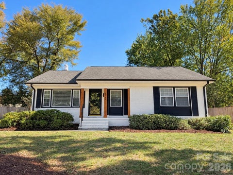 Photo of 4809 Walden Court, Charlotte, NC 28210 (MLS # 4436097)