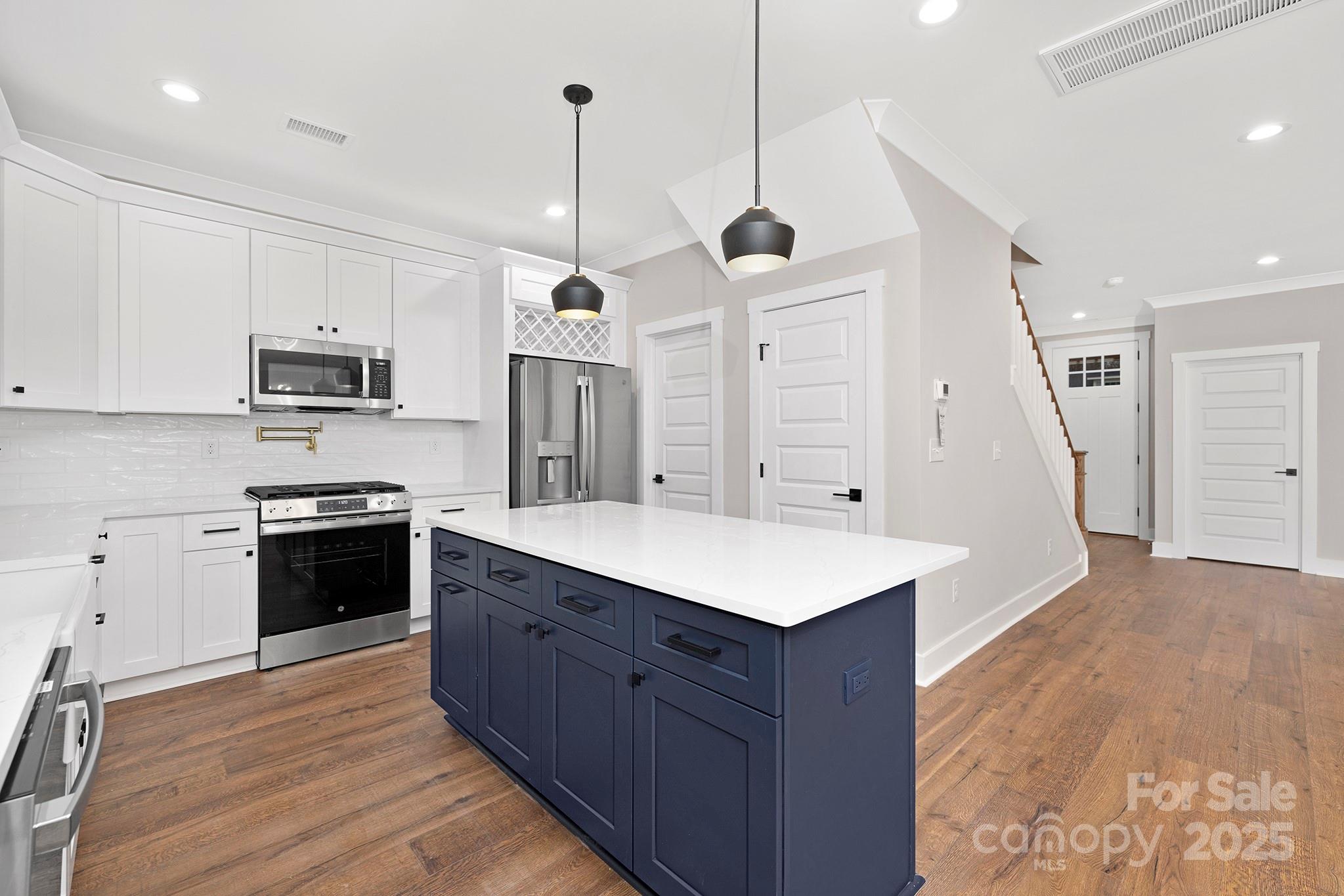 1002 Fairground Street