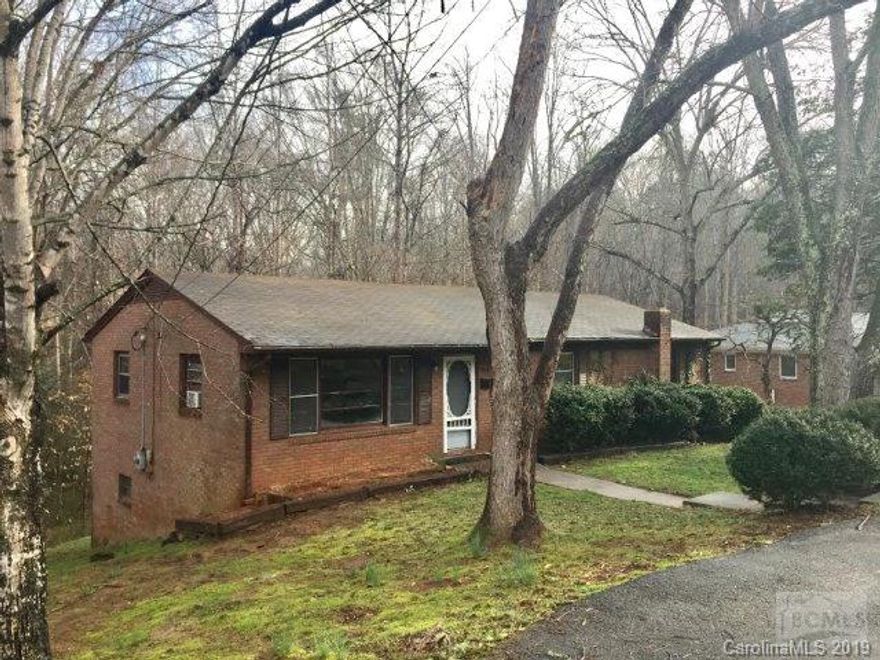 3 bedroom, 1.5 bath brick ranch just minutes from downtown Morganton. Home is around 1300 sq ft with an additional partly finished basement. Fresh paint along with recently cleaned carpet throughout the home. **1 year home buyer warranty**