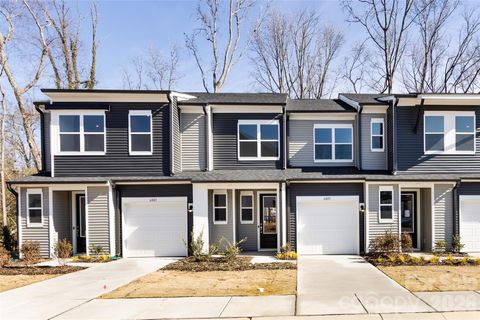 Photo of 6005 Longar Lane, Charlotte, NC 28269 (MLS # 4344562)
