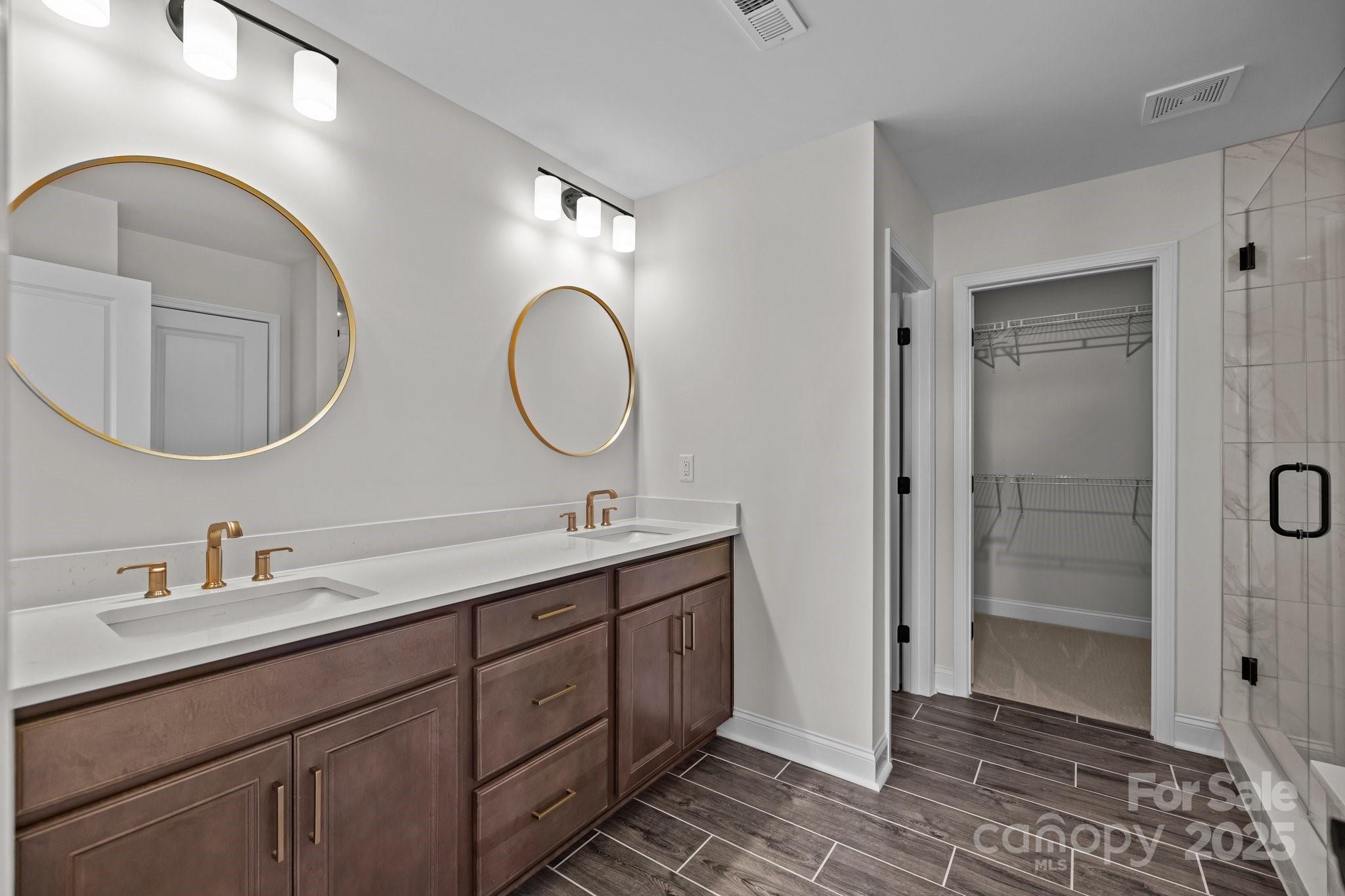 Lakeside Glen - Residential