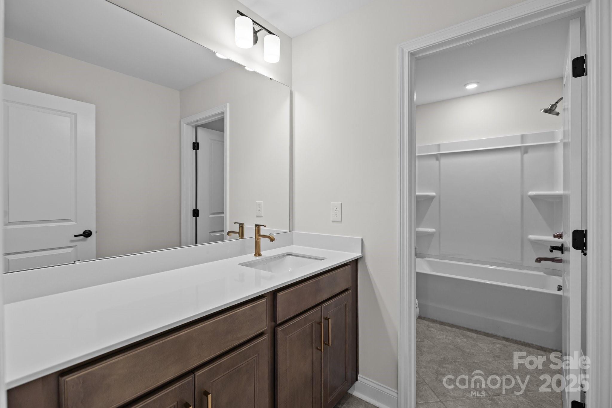 Lakeside Glen - Residential