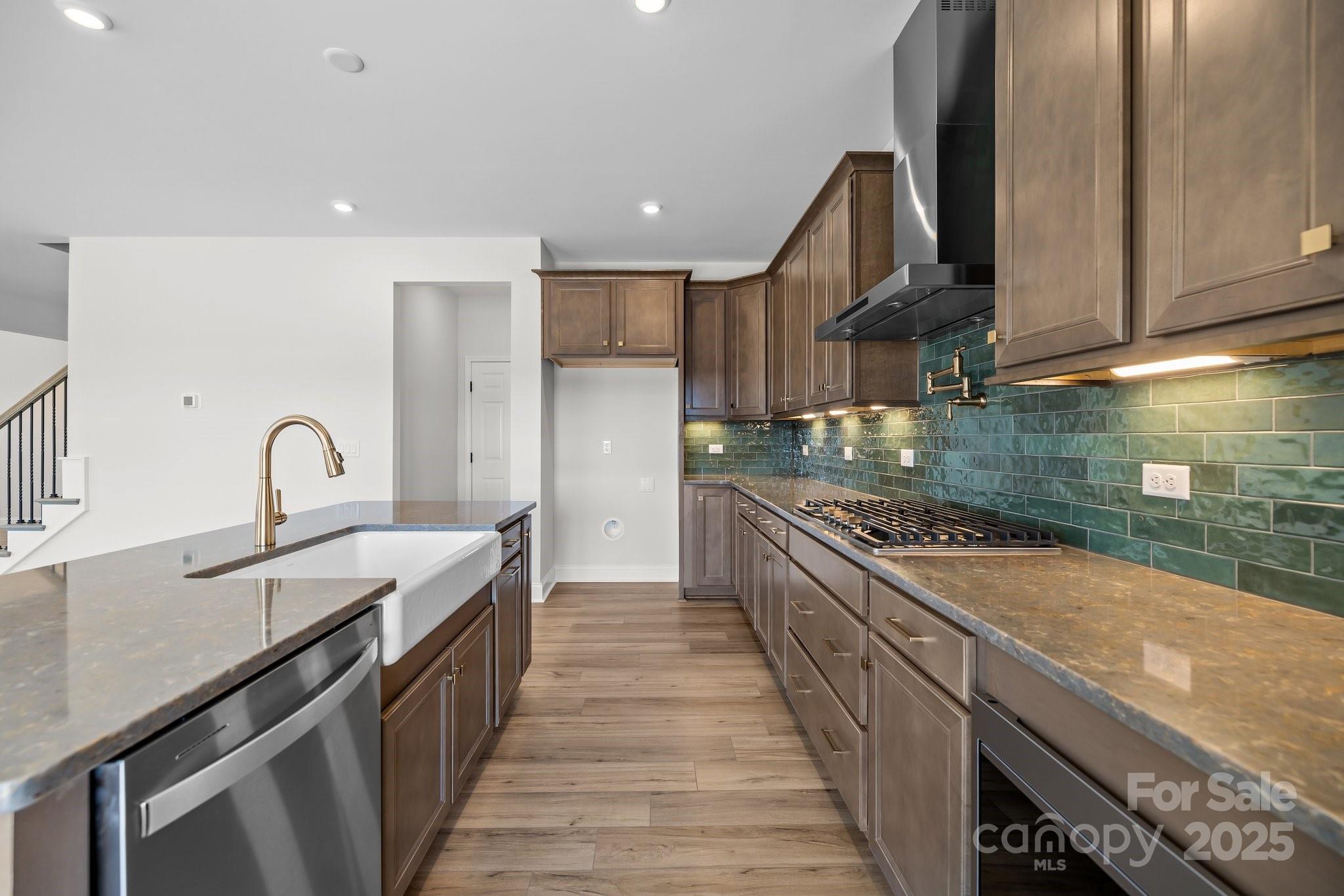 Lakeside Glen - Residential