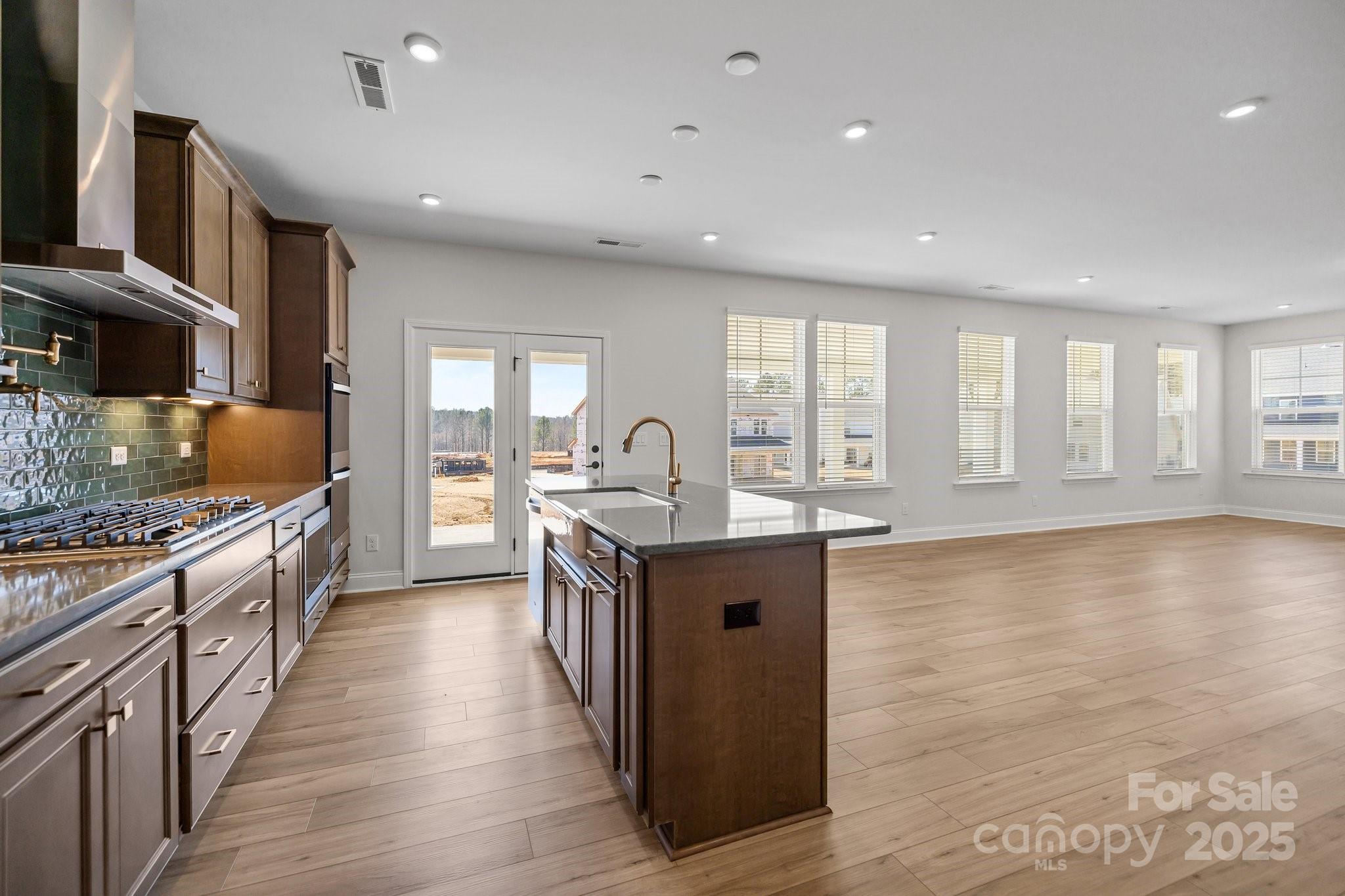 Lakeside Glen - Residential