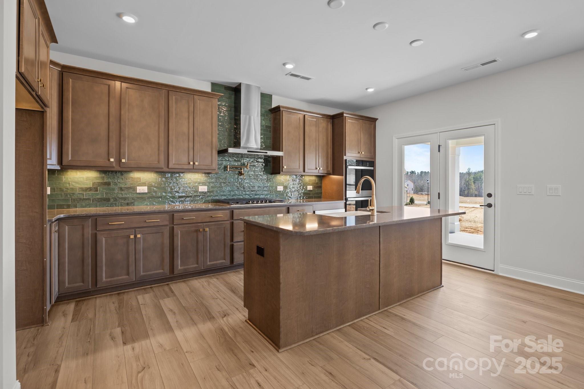 Lakeside Glen - Residential