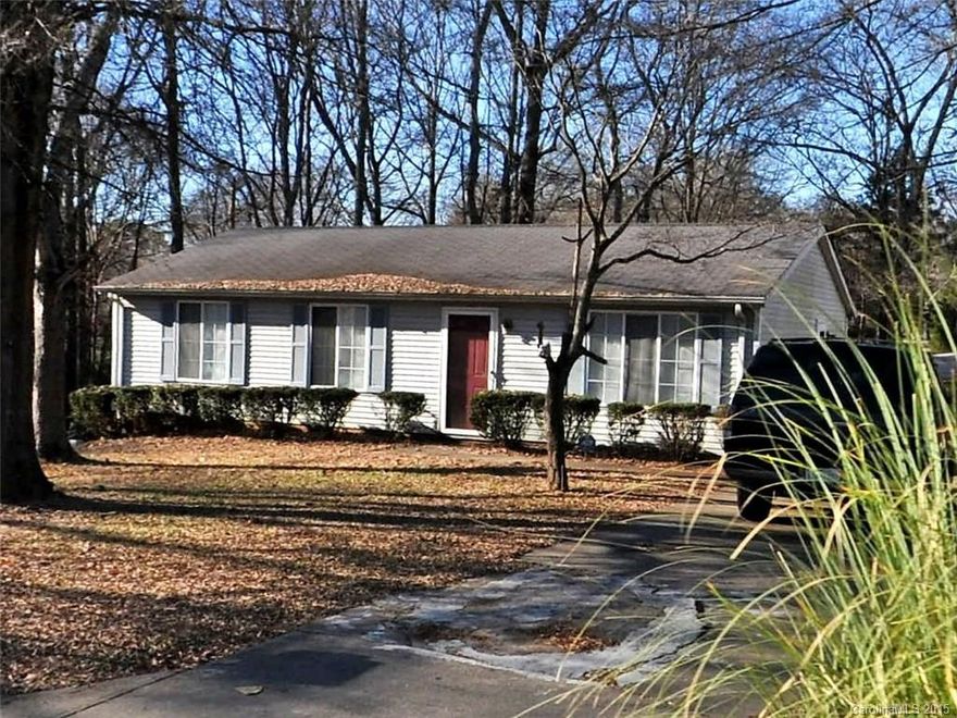 Cute home with open floor plan.  Three Bedrooms, an open great room with kitchen and dining area open to each other. Shaded yard that is very level and has an outbuilding for storage.